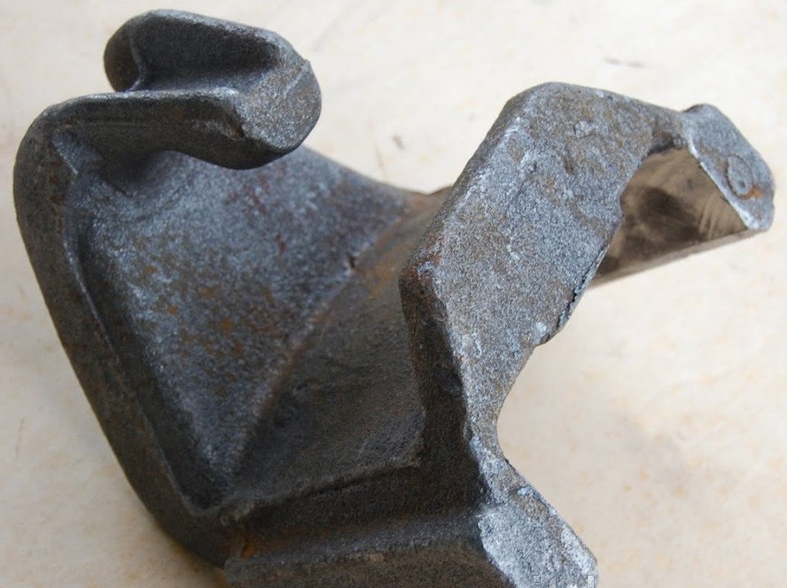 купить Опора (кронштейн заднего картера моста (крюк)