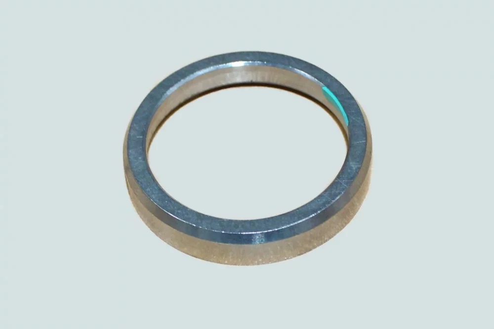 фото седло клапана впускного isf2.8 ## 5262813 